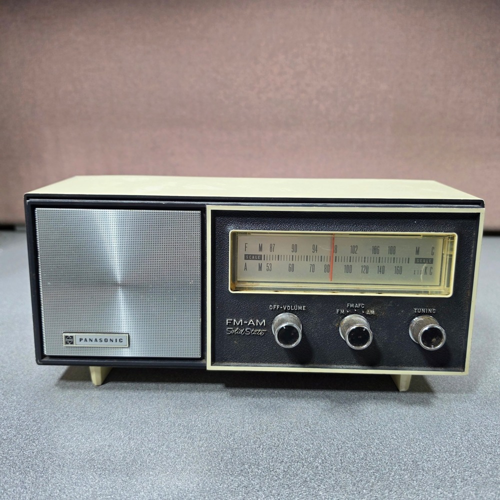 Panasonic RE-6137 Radio AM FM Vintage Solid State 7-Transistor‎ For Part/Decor